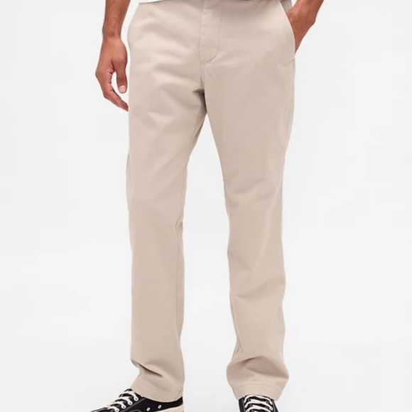 GAP Relaxed Fit Khakis - Picture 11 of 13